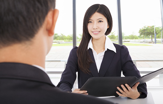“Bòn” tiền tỷ cho con du học Mỹ, để rồi… làm lương vài triệu