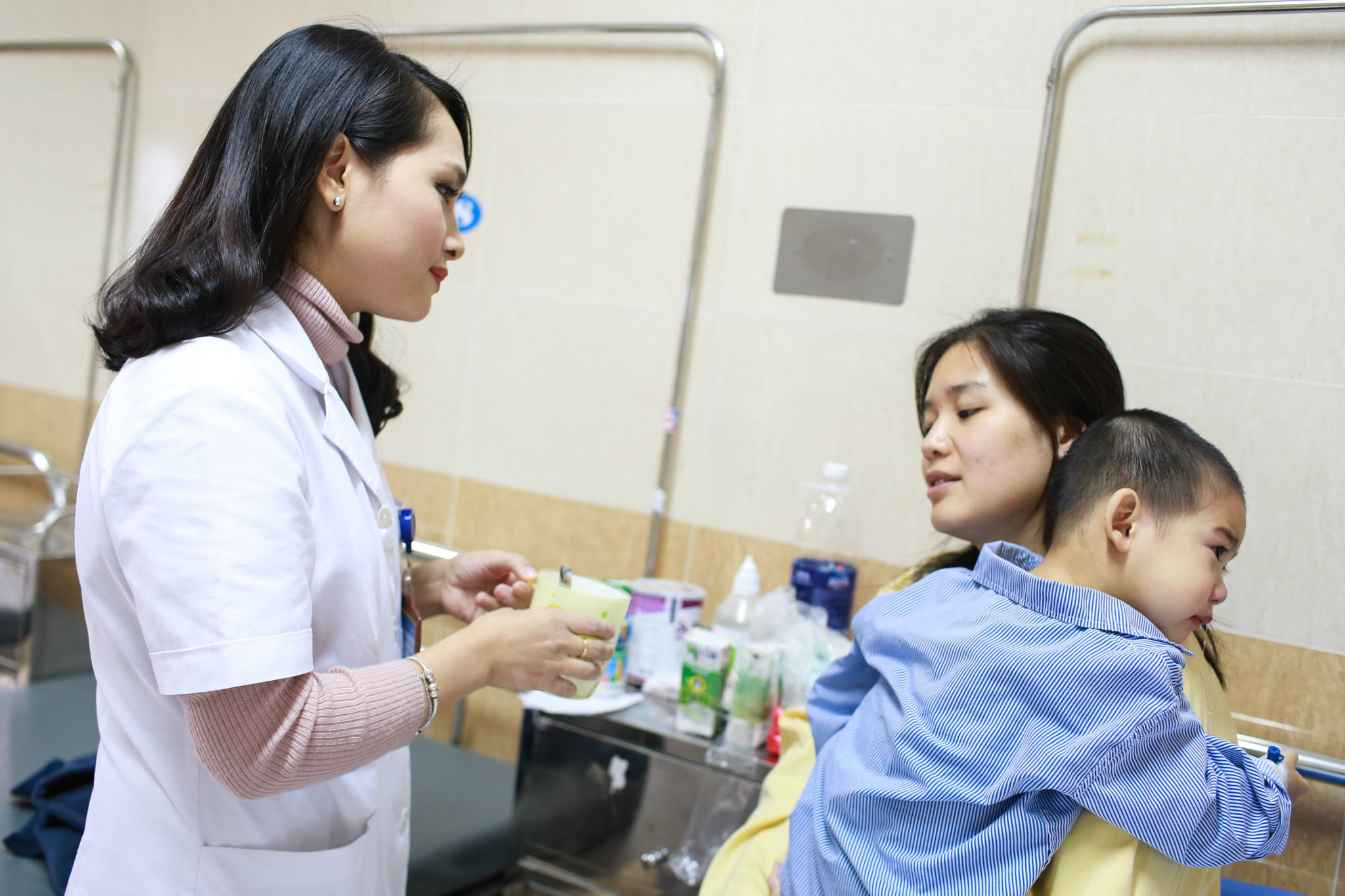 Có mấy cách gọi nữ Hộ sinh trong tiếng anh?