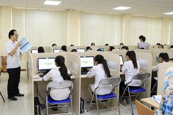 Dự thảo thí điểm thi tốt nghiệp THPT trên máy tính: Làm sao công bằng, minh bạch?