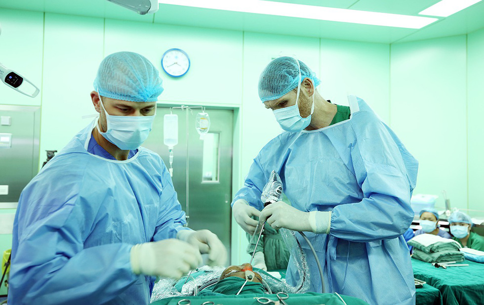 bác sĩ ngoại quốc