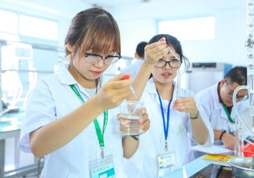 khoi-nganh-suc-khoe-lot-top-nganh-nghe-tuyen-sinh-hot-nhat-nam-2019