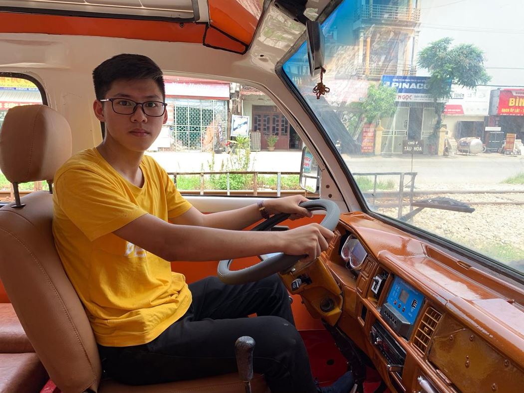 nam-sinh-lop-12-che-tao-thanh-cong-xe-o-to-nang-luong-mat-troi