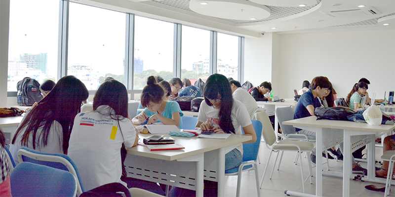 ngành quản trị khách sạn nên học trường nào