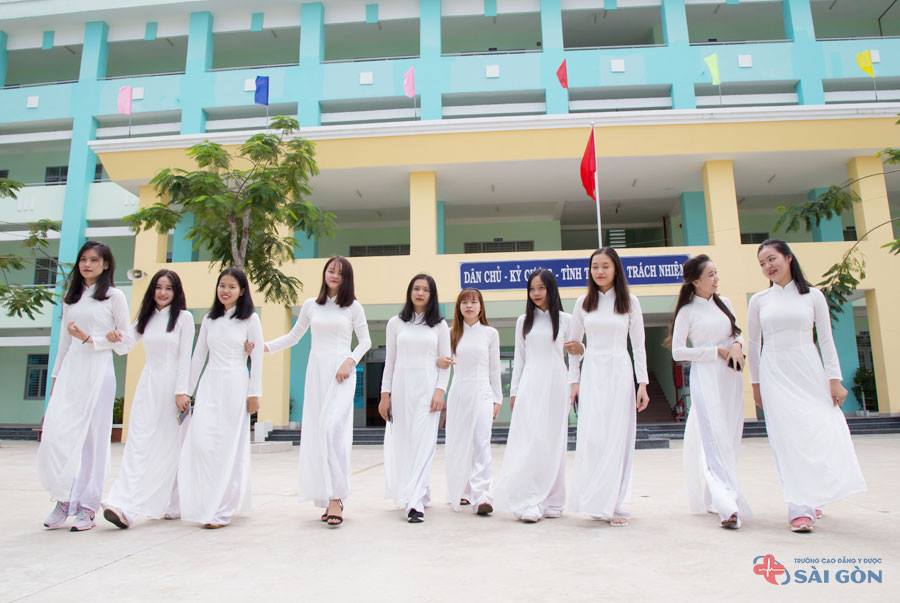 nhập học