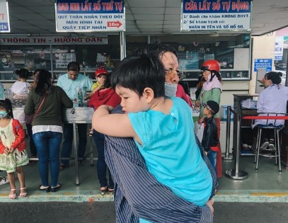 Trẻ em dễ mắc các bệnh về hô hấp vào mùa hè