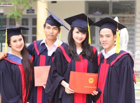 Thí sinh chỉ cần tốt nghiệp THPT là có thể xét tuyển vào hệ Cao đẳng điều dưỡng
