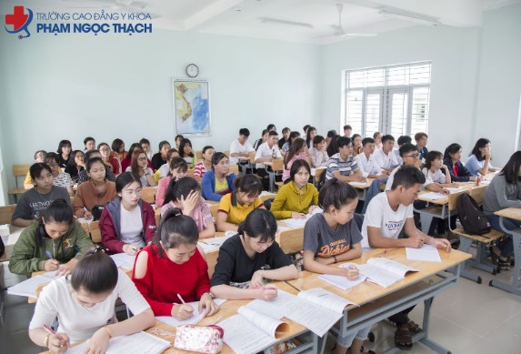Học bổng 100% của trường Cao đẳng Y Khoa Phạm Ngọc Thạch